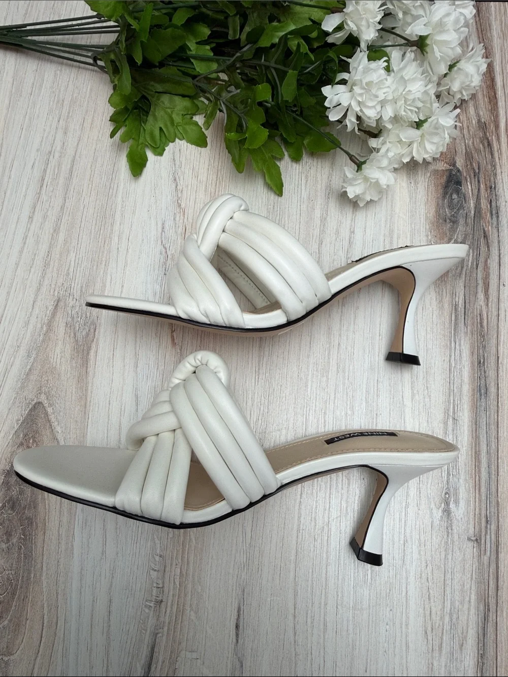 NINE WEST Norene Knot Heels Size 7